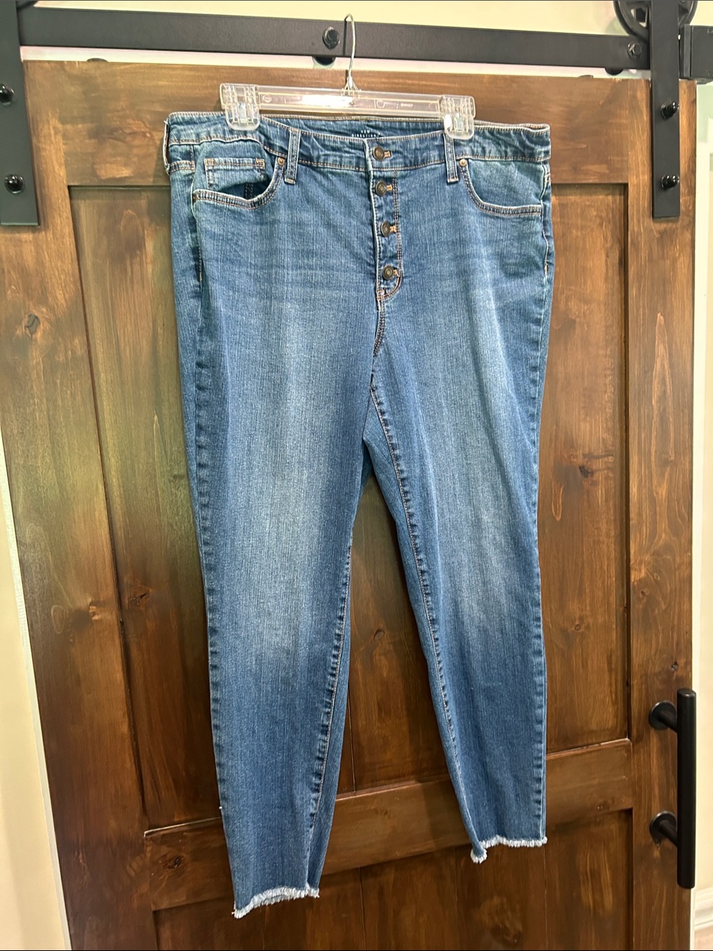 M310 new directions Mid Wash Blue Button-Fly Cropped Jeans - Size 14R